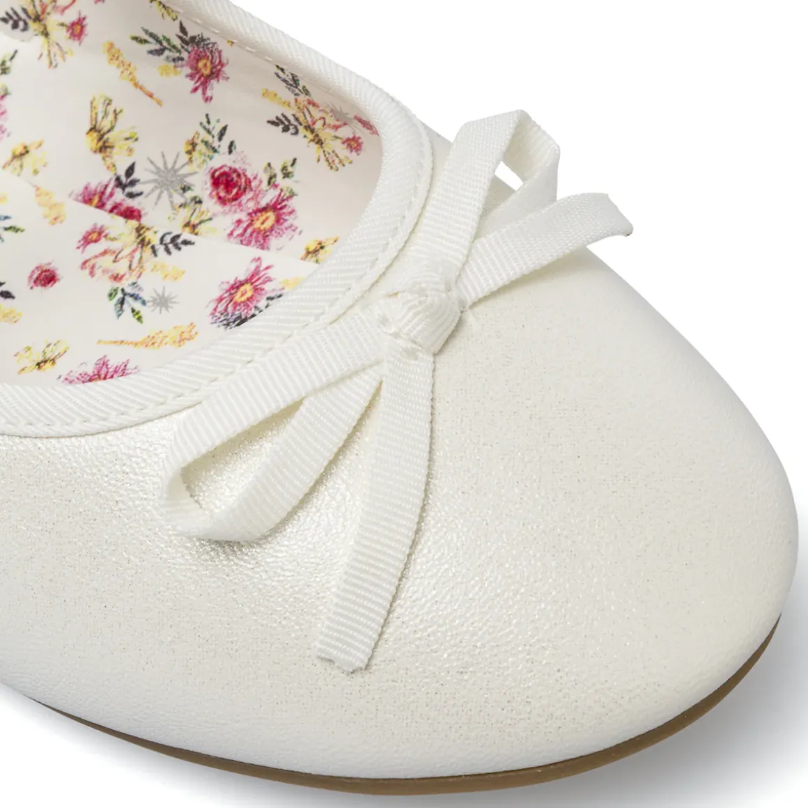 Ballerine da ragazza bianco effetto perlato Dieci Baci con cinturino