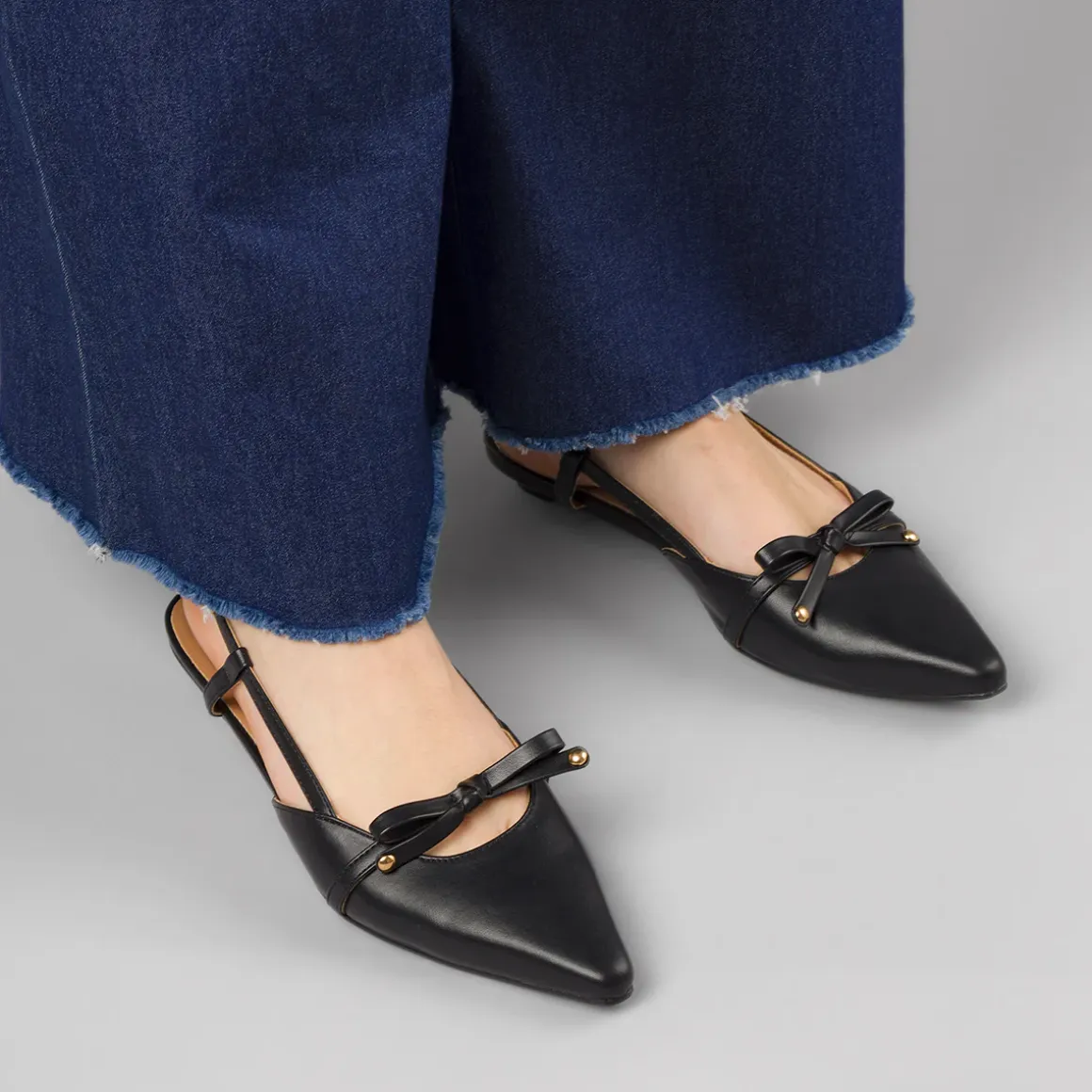Ballerine Slingback nere da Donna con fiocco e tacchetto Lora Ferres