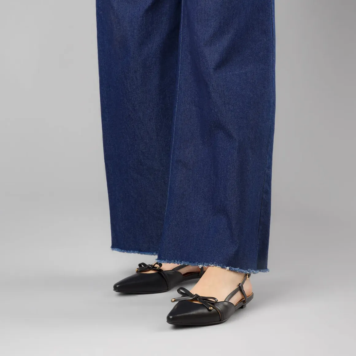 Ballerine Slingback nere da Donna con fiocco e tacchetto Lora Ferres