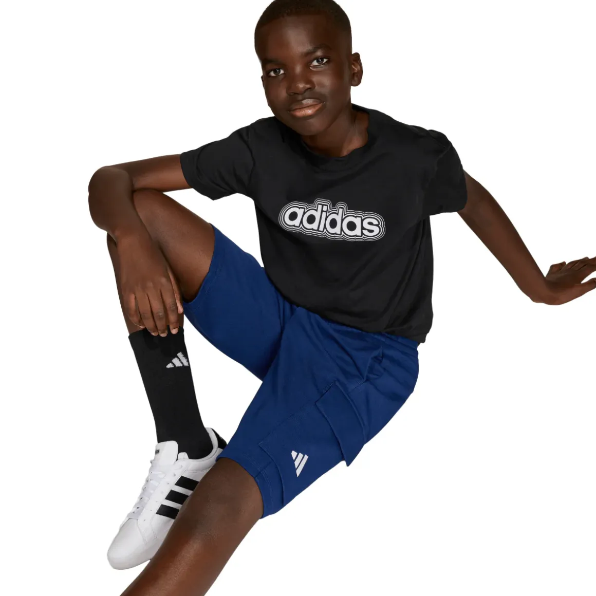 Bermuda sportivi blu da Bambino con tasconi cargo e coulisse adidas