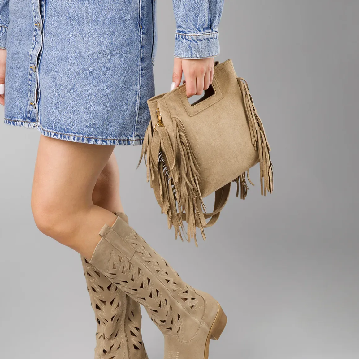 Borsa da Donna color taupe effetto scamosciato con frange Lora Ferres