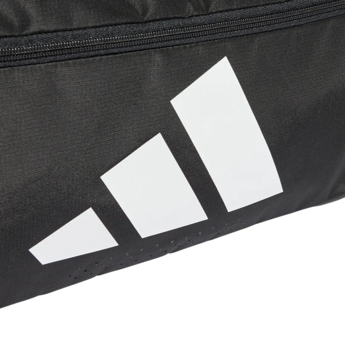 Borsone nero adidas con grande logo bianco per palestra o viaggi
