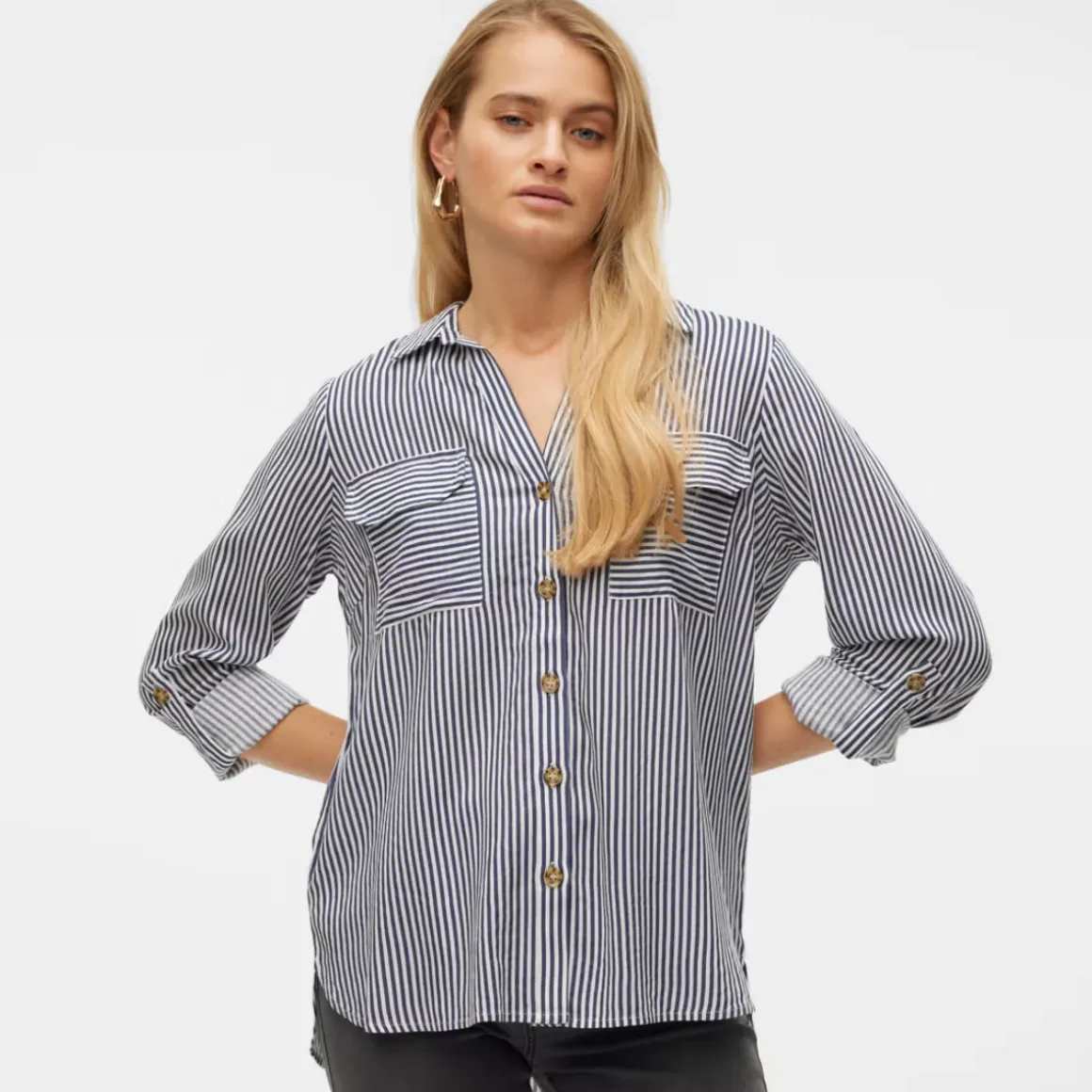 Camicia bianca a righe blu da donna con tasche Vero Moda