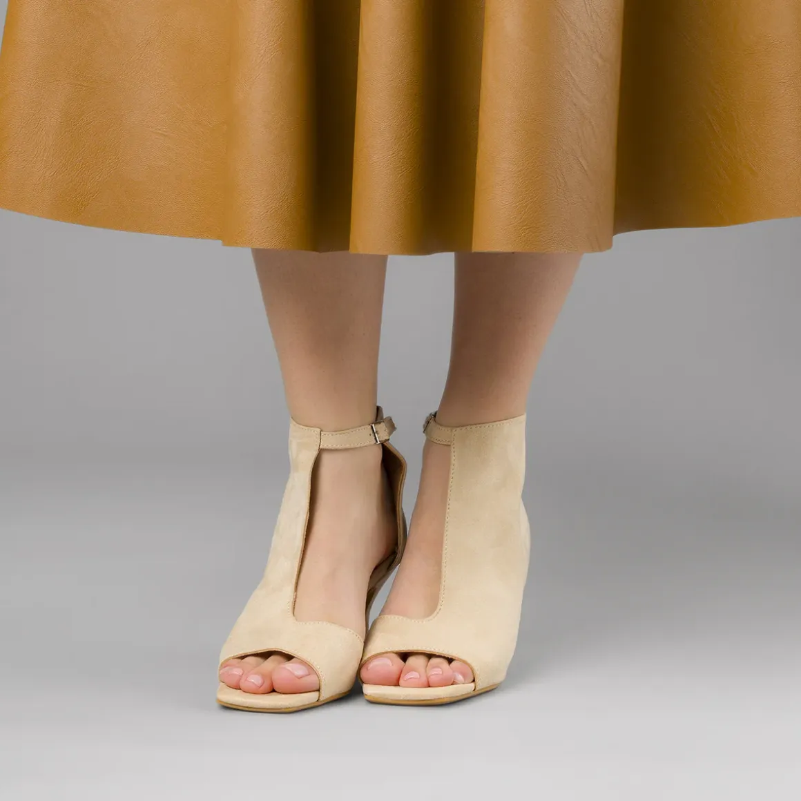 Décolleté Beige da Donna effetto scamosciato con tacco 8 cm Lora Ferres