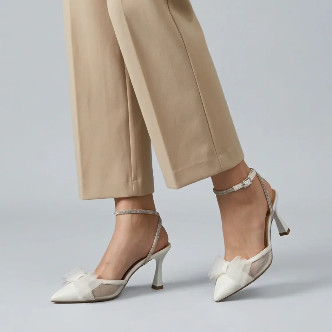 Décolleté da donna bianche Swish Jeans con inserti in rete e strass