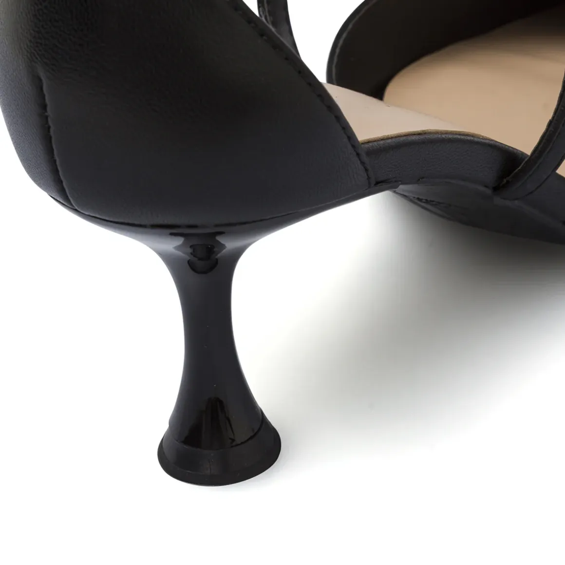 Décolleté Nere Donna Lora Ferres con cinturino e tacco 6 cm