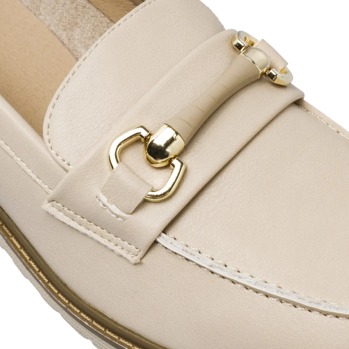 Mocassini da donna beige con raffinato morsetto dorato Lora Ferres