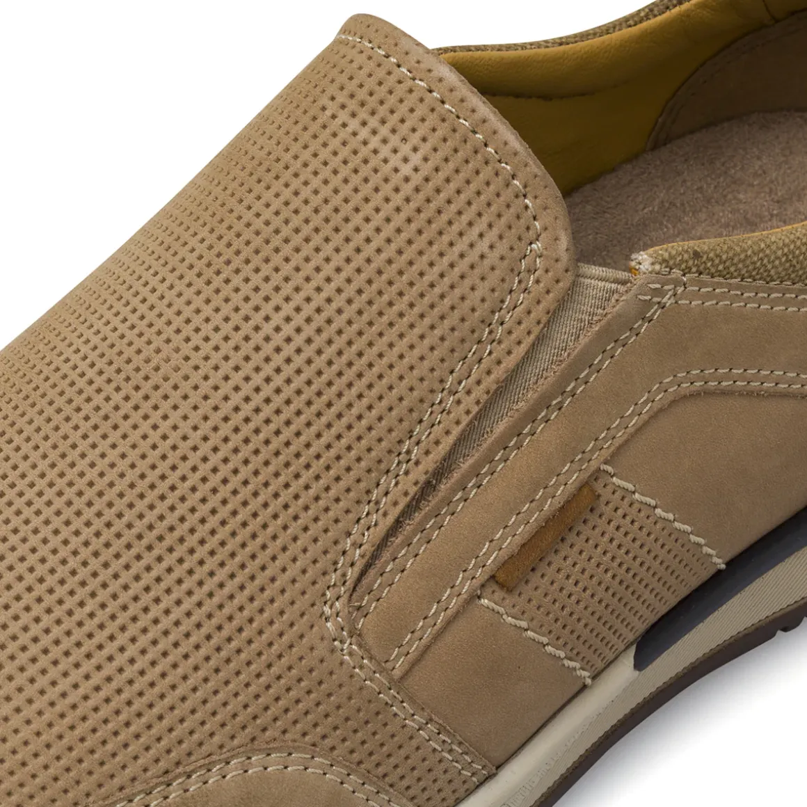 Mocassini estivi da Uomo beige effetto scamosciato in pelle Primopiano