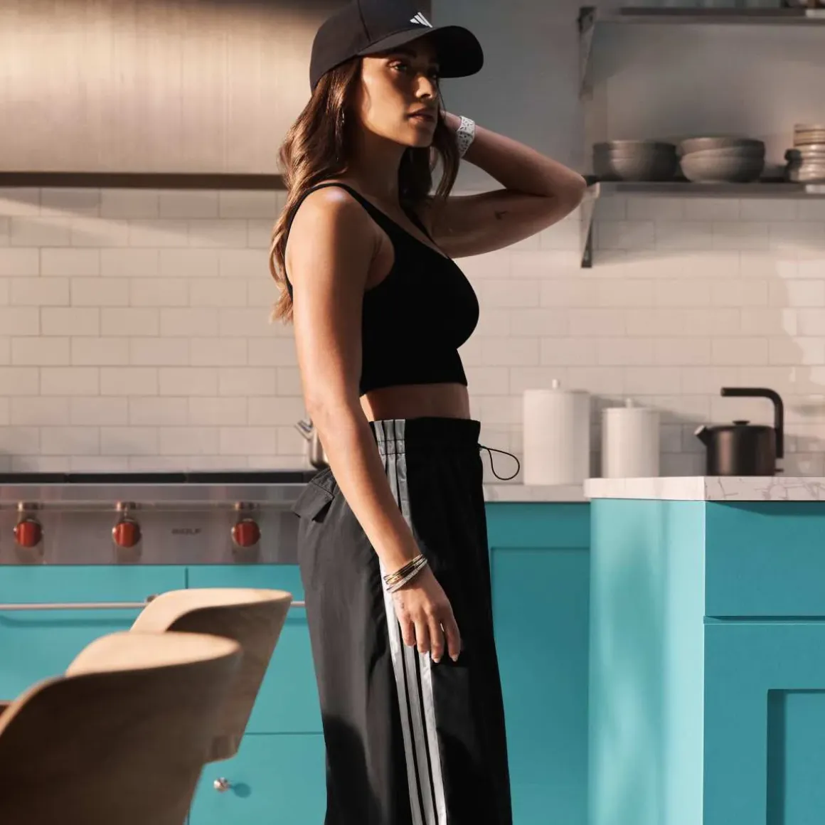 Pantaloni sportivi cargo a gamba larga da Donna neri adidas