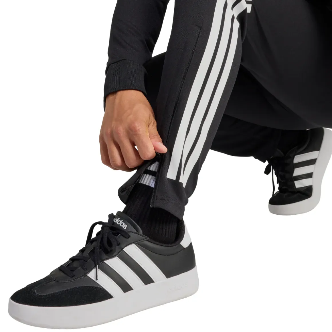 Pantaloni sportivi da uomo neri con iconiche 3-Stripes bianche adidas