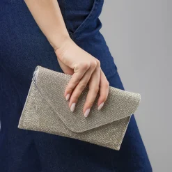 Pochette Argento da Donna con strass e tracolla a catena Lora Ferres
