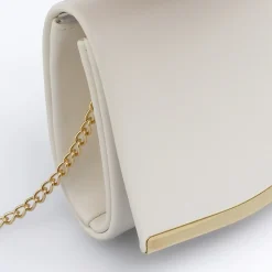 Pochette Bianca con Tracolla e Dettaglio Metallico Lora Ferres