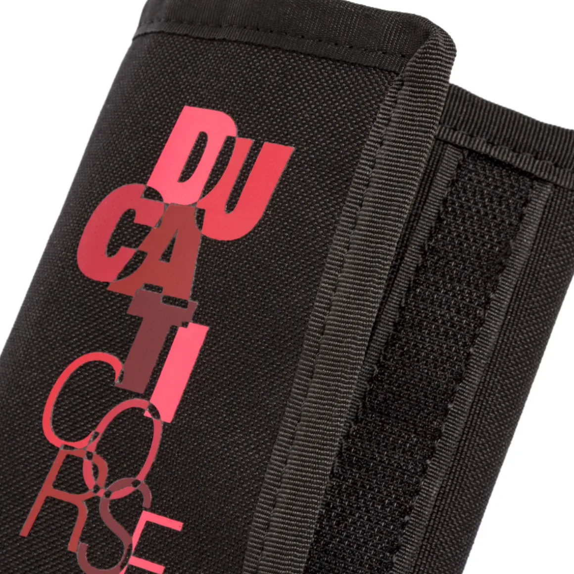 Portafoglio in tessuto nero con chiusura a strappo e logo rosso Ducati Corse