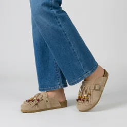 Sabot da Donna khaki effetto suede con frange e perline Primopiano