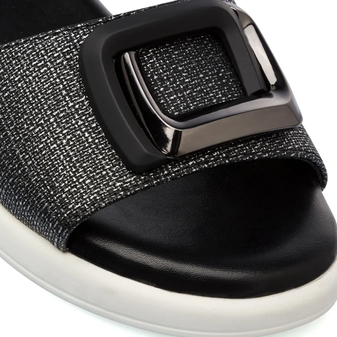 Sandali Comfort Neri da Donna con fibbia gioiello sulla tomaia P Soft