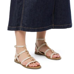 Sandali flat beige chiaro da Donna con dettaglio in metallo oro Lora Ferres