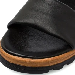 Sandali Neri da Donna in pelle con Cinturino e suola Platform Primopiano
