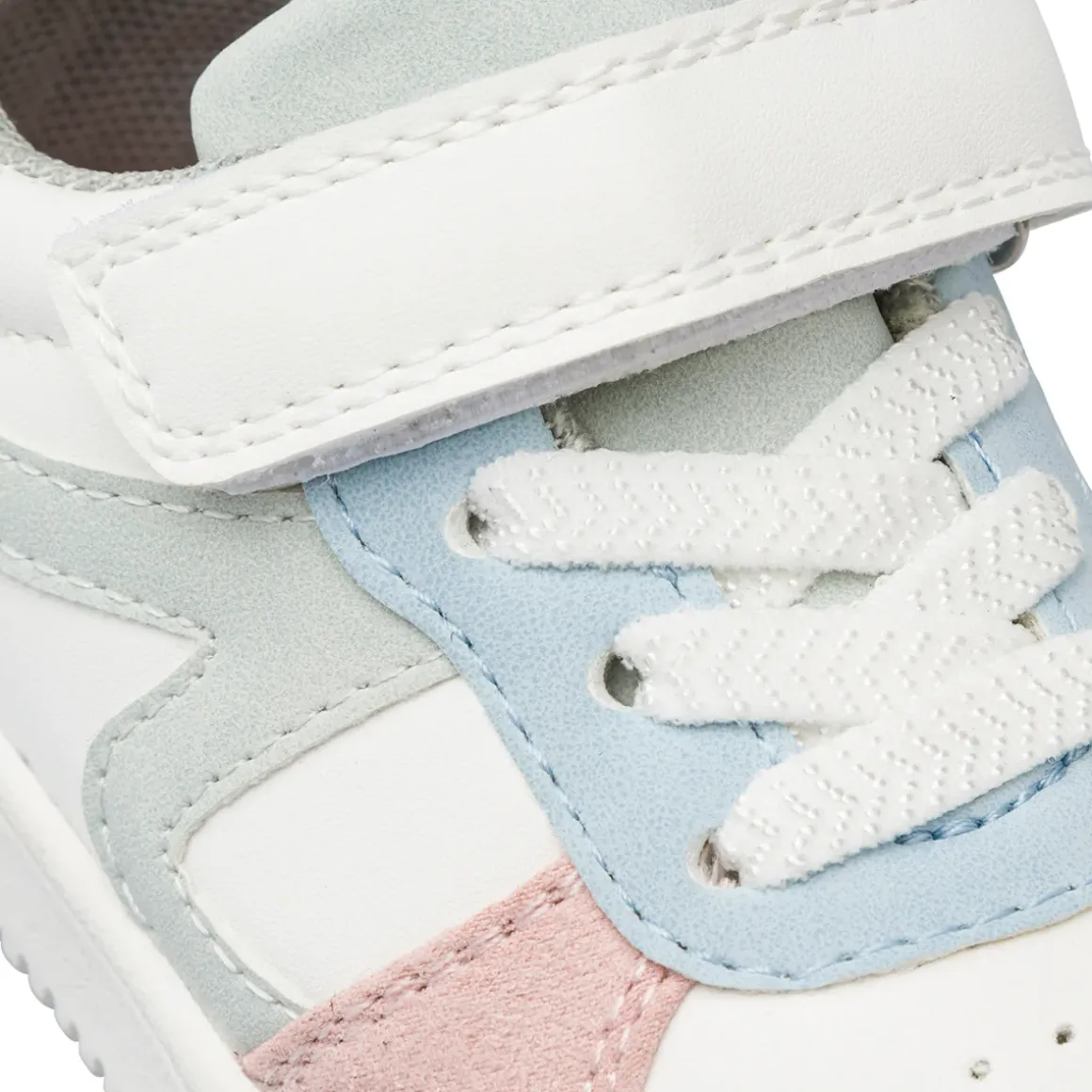Scarpe Bambina bianche con lacci e strappo Le Scarpe di Alice