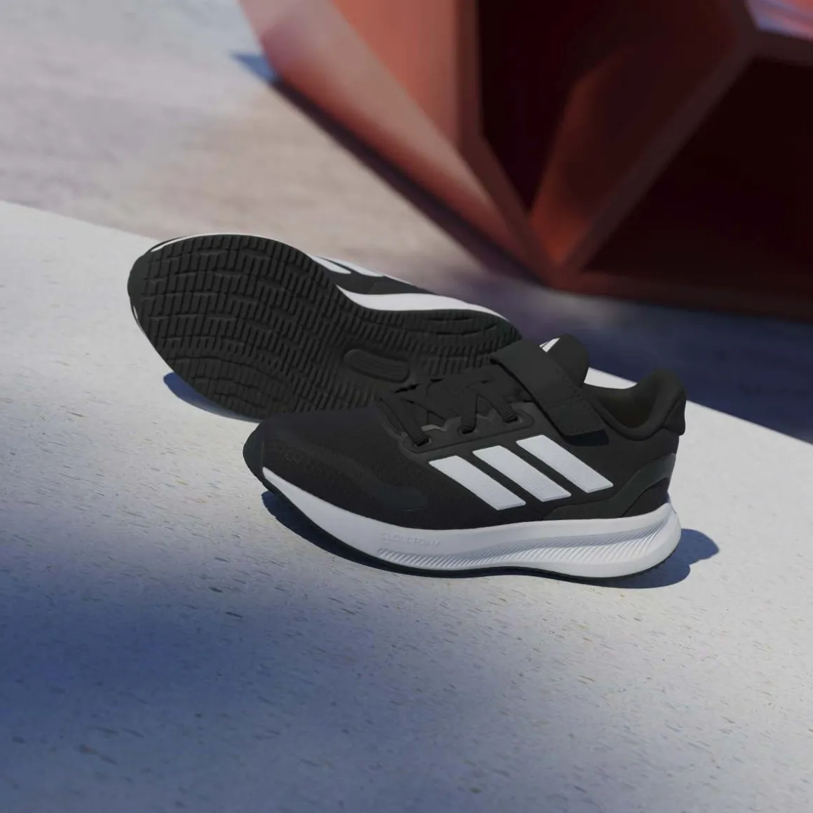Scarpe Bambino Nere con Strappo e Cloudfoam adidas Runfalcon 5