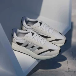 Scarpe bianche da uomo con suola ammortizzata adidas LIGHTSHIFT 2.0