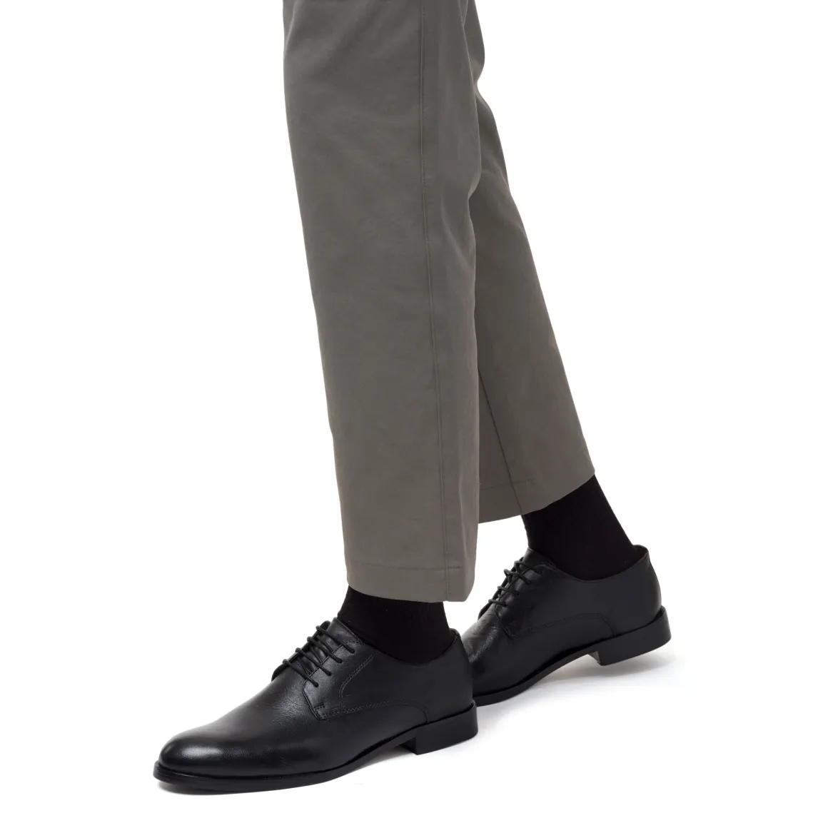 Scarpe Classiche Uomo Nere in pelle con cuciture Decorative Riflessi Urbani