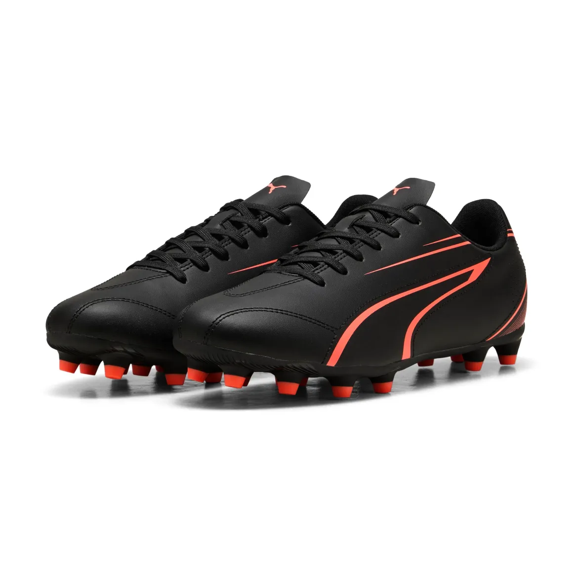 Scarpe da calcio da uomo Puma Vitoria nere con logo arancione