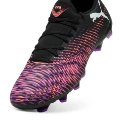Scarpe da calcio Puma Future 8 Play da uomo nere e rosa per terreni erbosi
