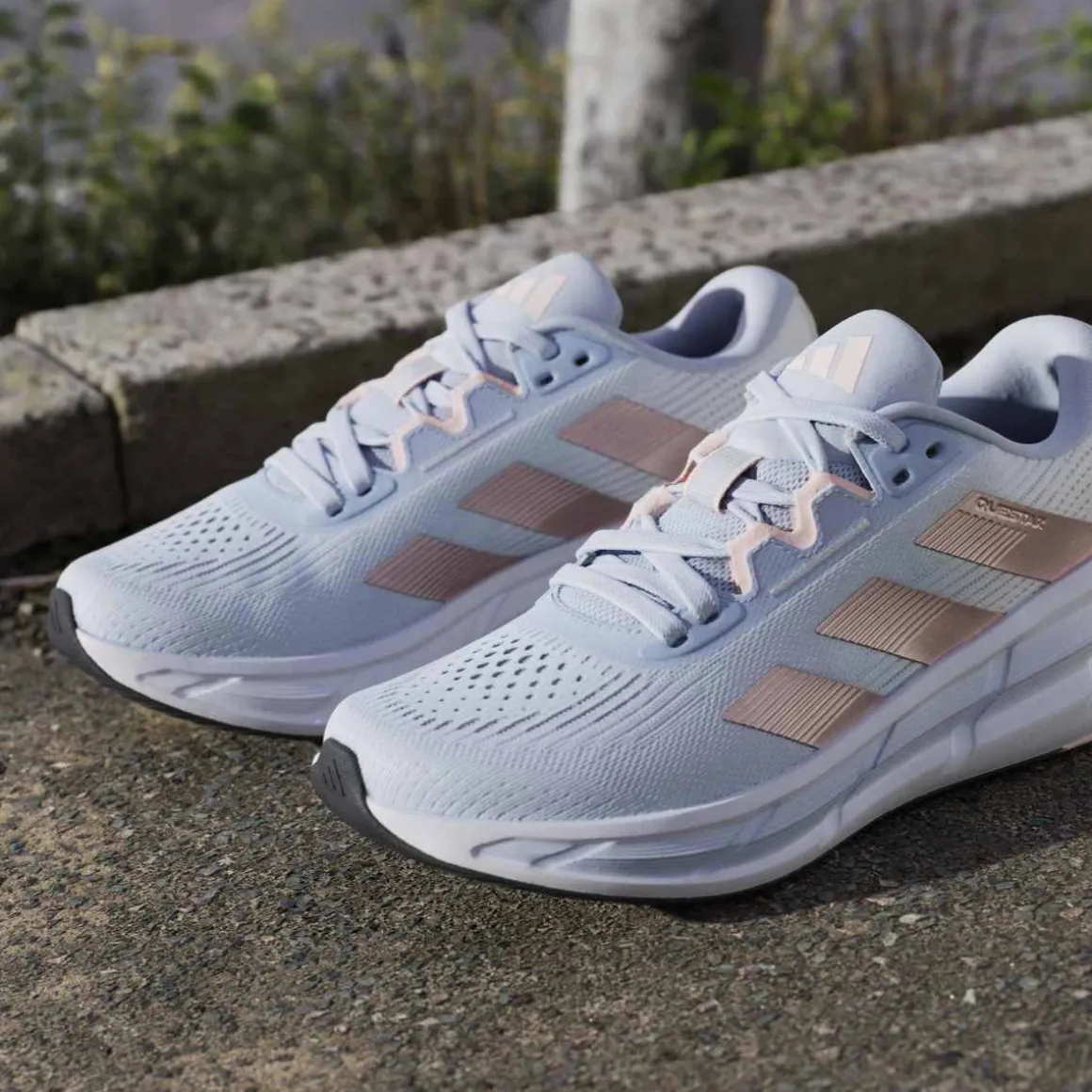 Scarpe da corsa su strada azzurre da Donna adidas Questar 3