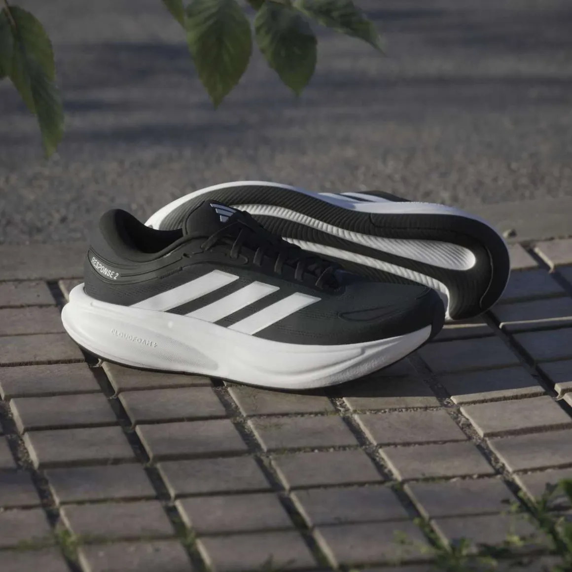Scarpe da corsa su strada nere adidas Response 2 Cloudfoam da Uomo
