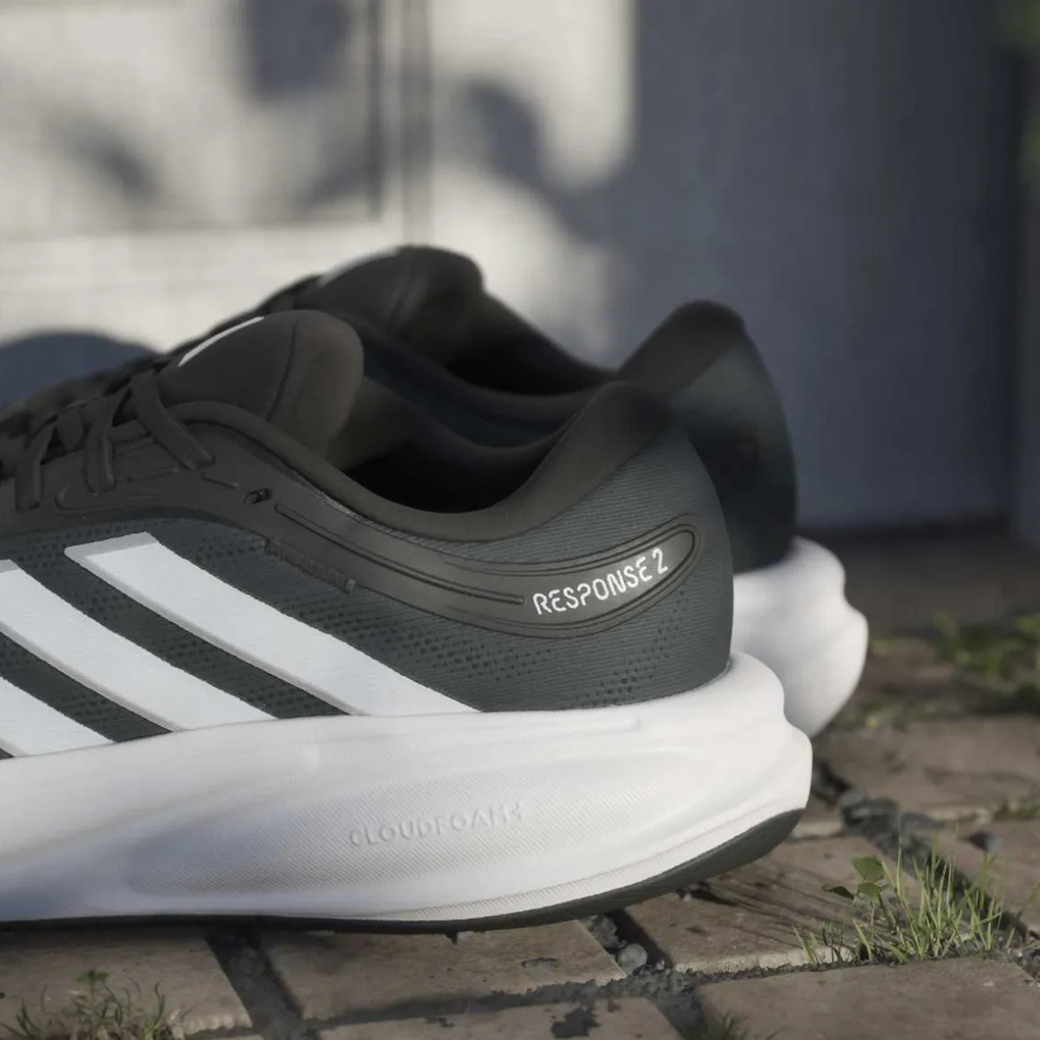 Scarpe da corsa su strada nere adidas Response 2 Cloudfoam da Uomo