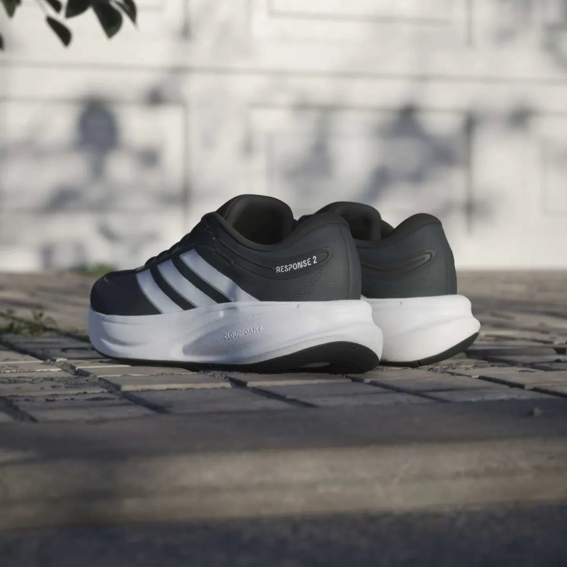 Scarpe da corsa su strada nere adidas Response 2 Cloudfoam da Uomo
