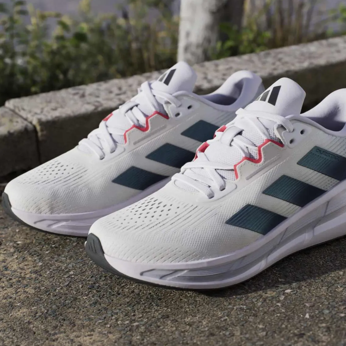 Scarpe da running bianche da uomo adidas Questar 3 Cloudfoam in mesh