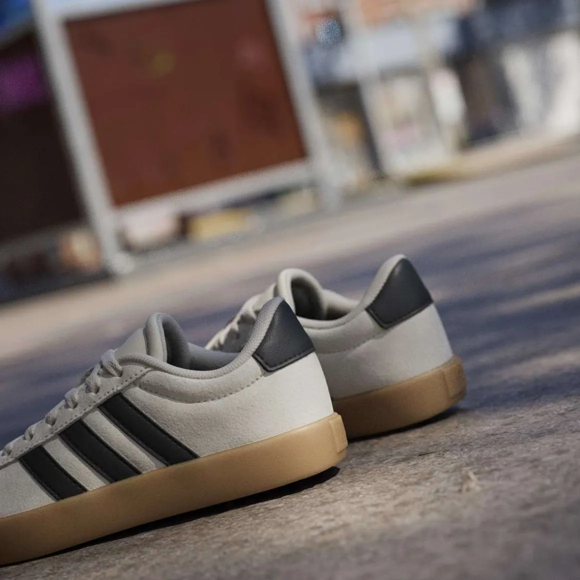 Scarpe Ragazzo Beige effetto Scamosciato adidas VL Court 3.0