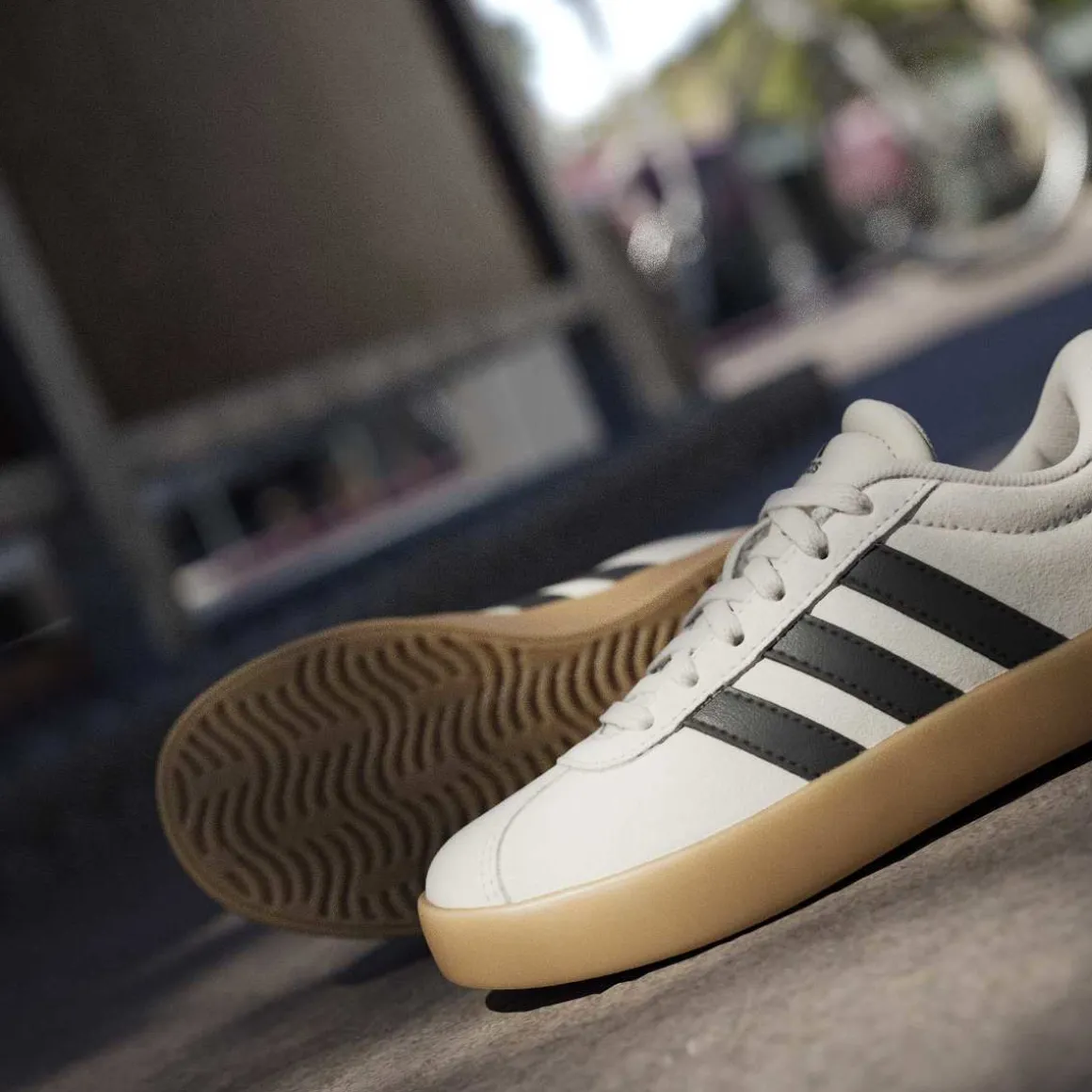 Scarpe Ragazzo Beige effetto Scamosciato adidas VL Court 3.0