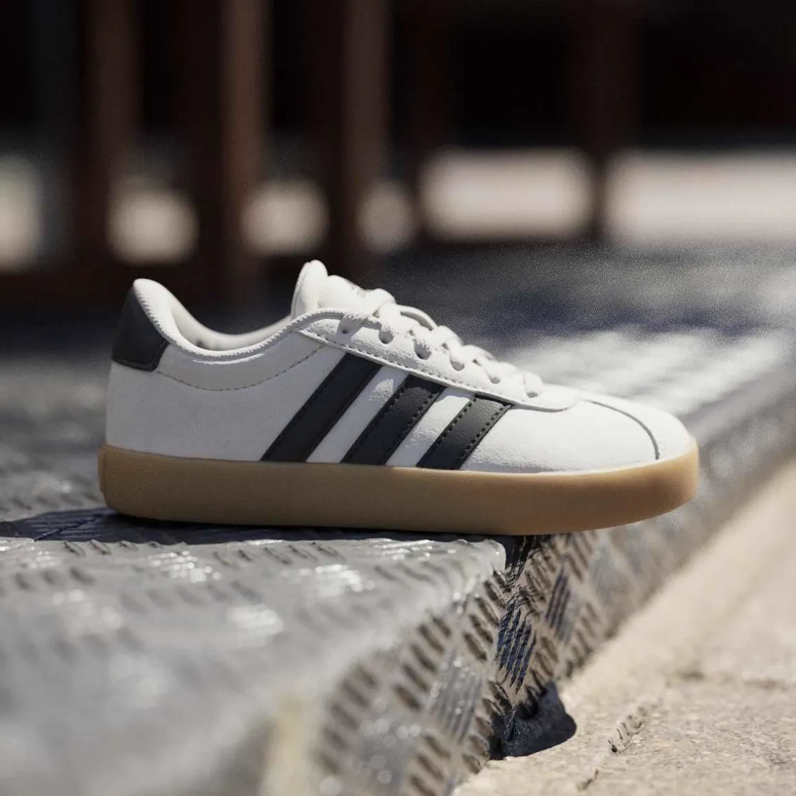 Scarpe Ragazzo Beige effetto Scamosciato adidas VL Court 3.0