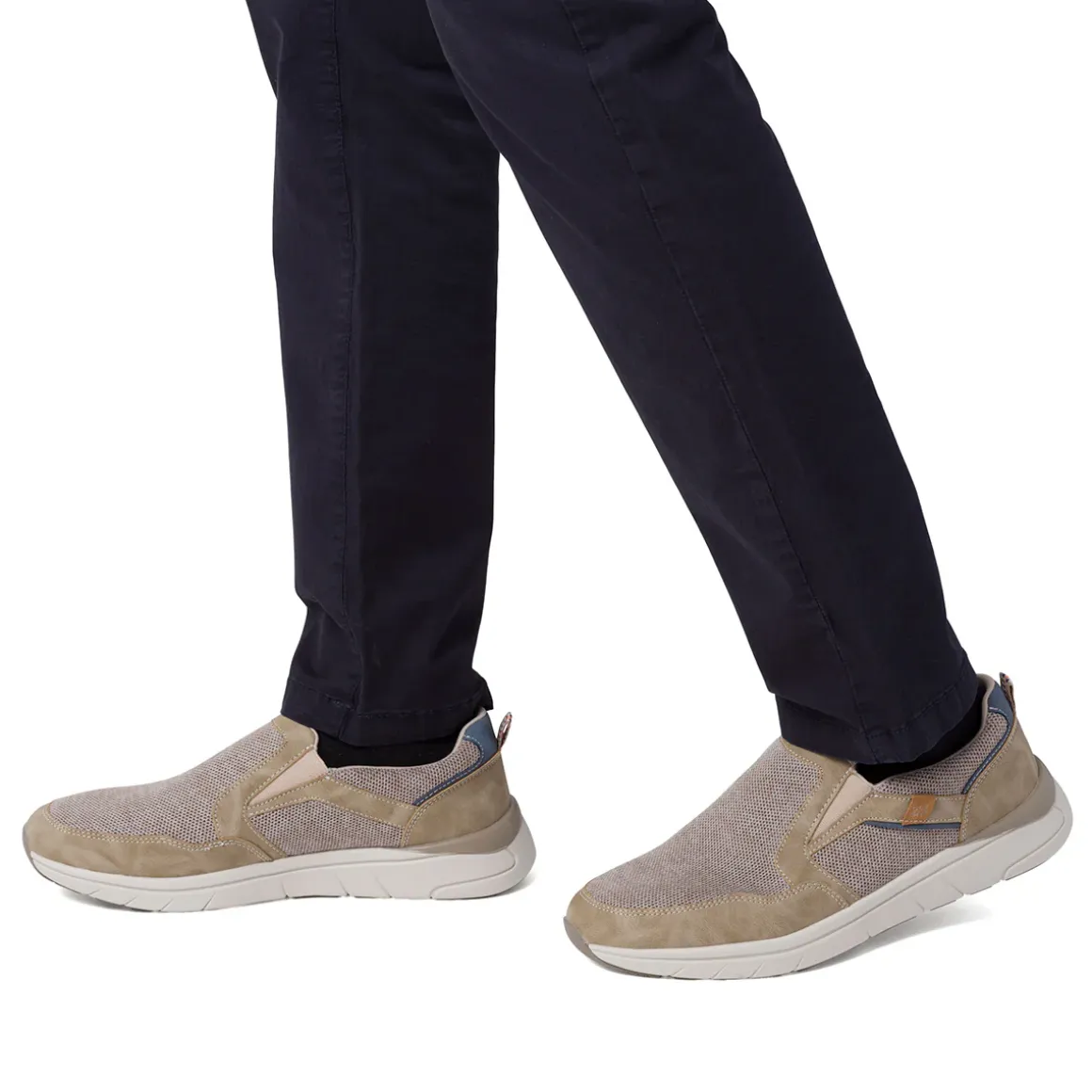 Scarpe slip-on uomo in tessuto beige traspirante con suola flessibile Glams