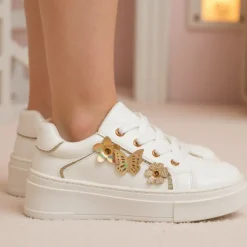 Sneakers bianche da ragazza comode con dettagli floreali Dieci Baci