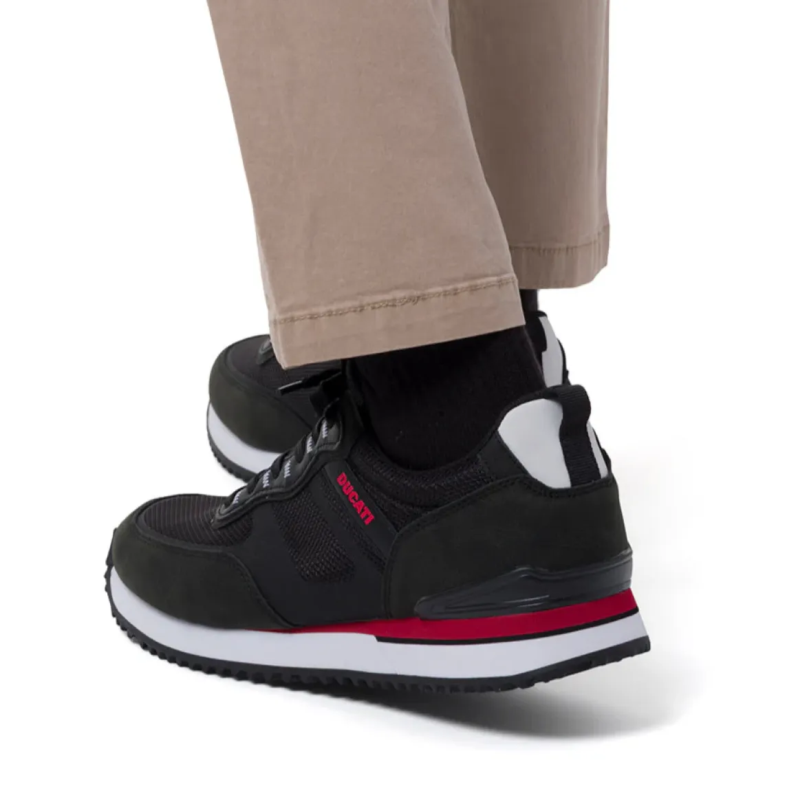 Sneakers casual nere con dettagli rossi da Uomo Ducati
