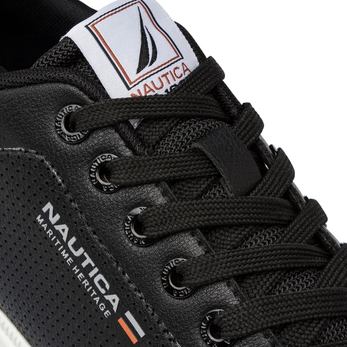 Sneakers casual nere da Uomo con dettaglio marrone e logo Nautica
