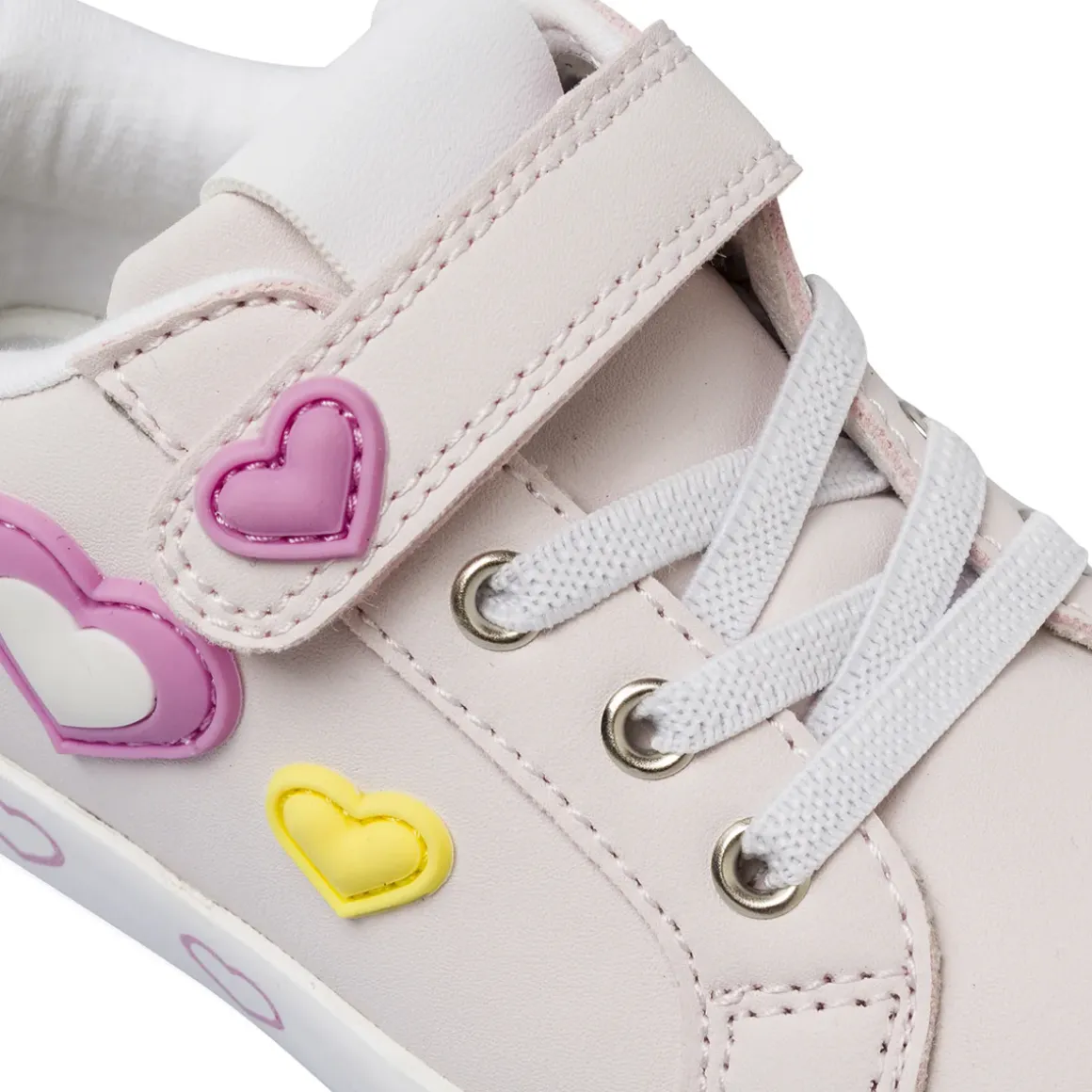 Sneakers da bambina rosa con applicazioni di cuori Dieci Baci