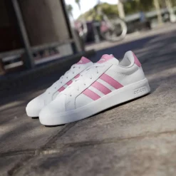 Sneakers da ragazza bianche adidas Grand Court 3.0 con dettagli rosa