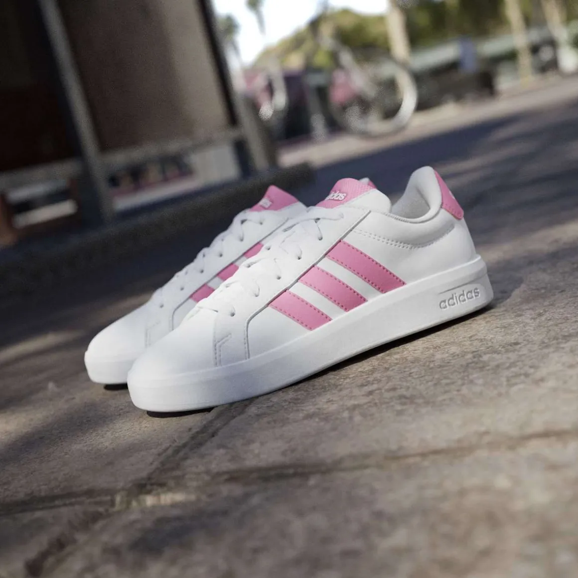 Sneakers da ragazza bianche adidas Grand Court 3.0 con dettagli rosa