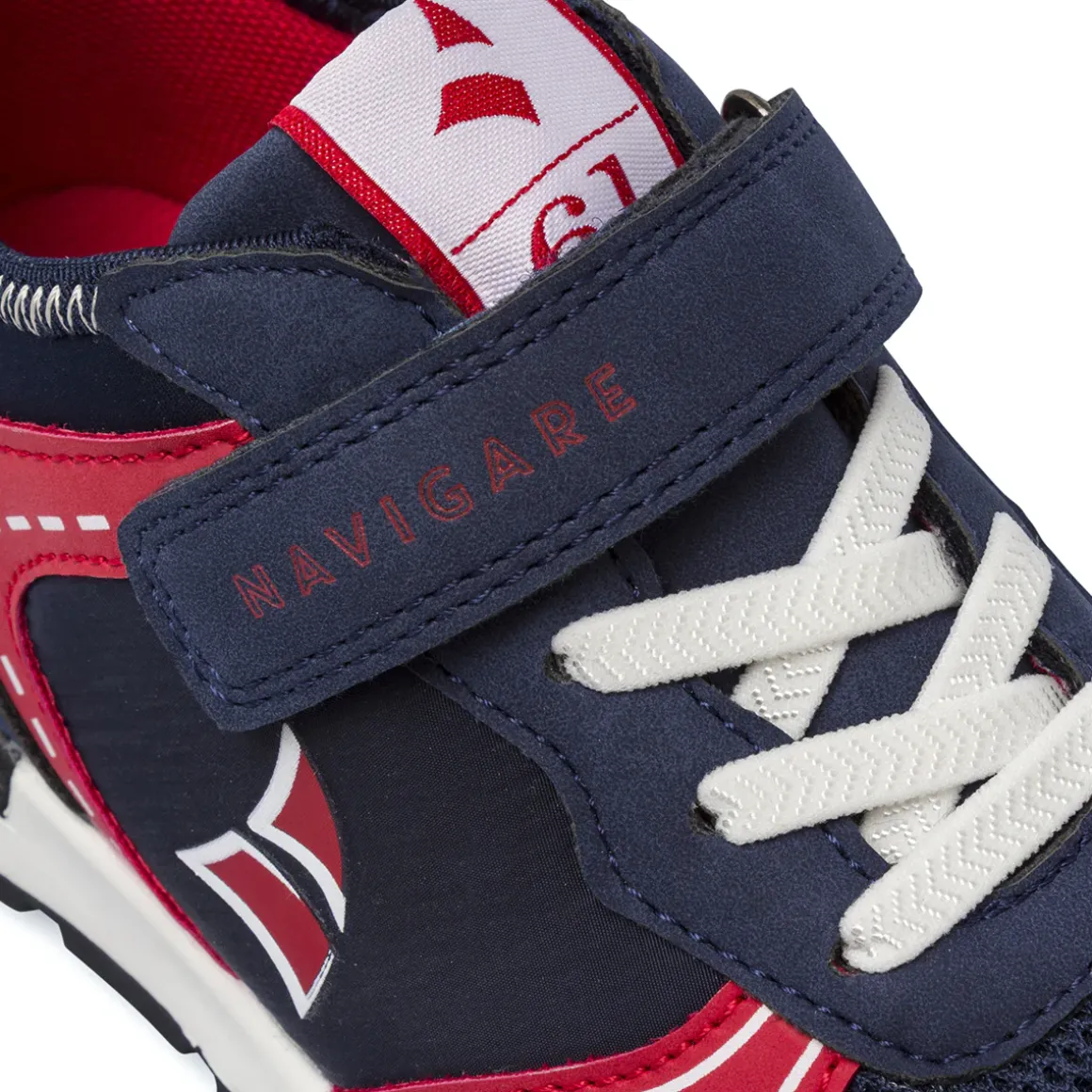 Sneakers da Ragazzo blu Navigare con dettagli rossi e lacci bianchi