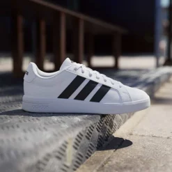 Sneakers da Uomo bianche con dettagli neri adidas Grand Court 3.0