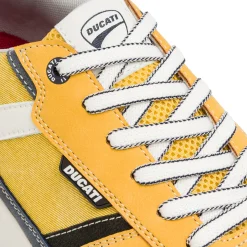 Sneakers gialle casual da uomo con dettagli neri e blu e logo Ducati