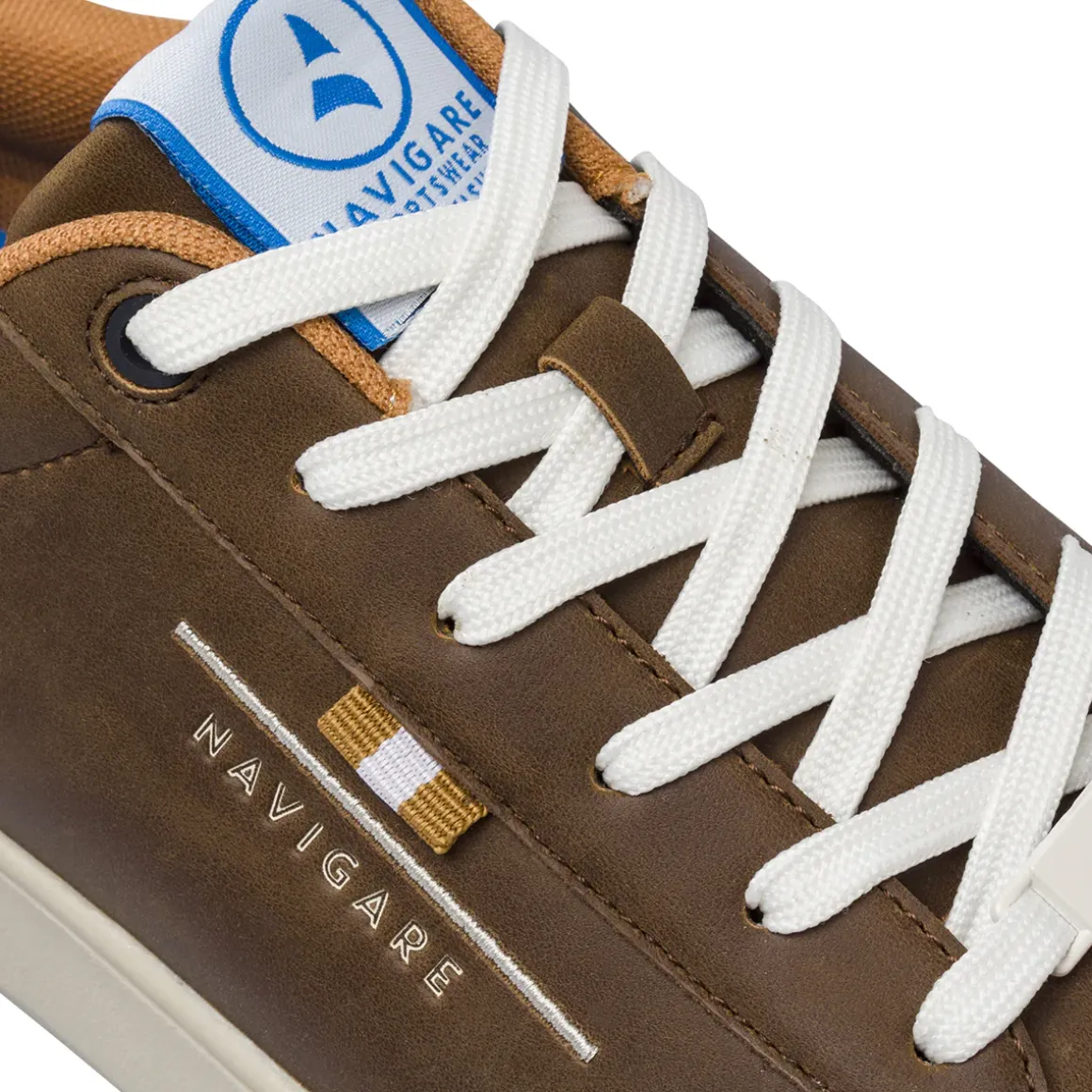 Sneakers marroni da Uomo con dettagli in contrasto Navigare