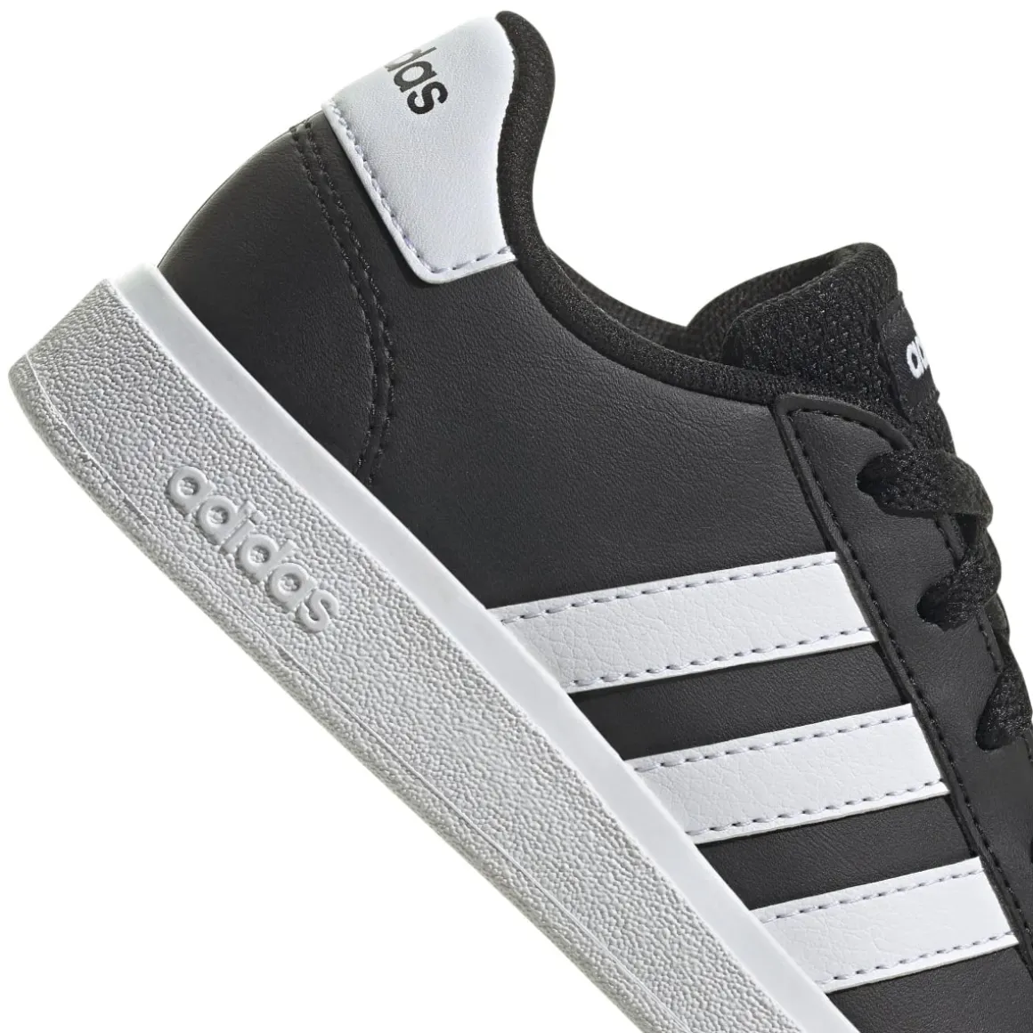 Sneakers nere da ragazzo con strisce a contrasto adidas Grand Court 2.0 K