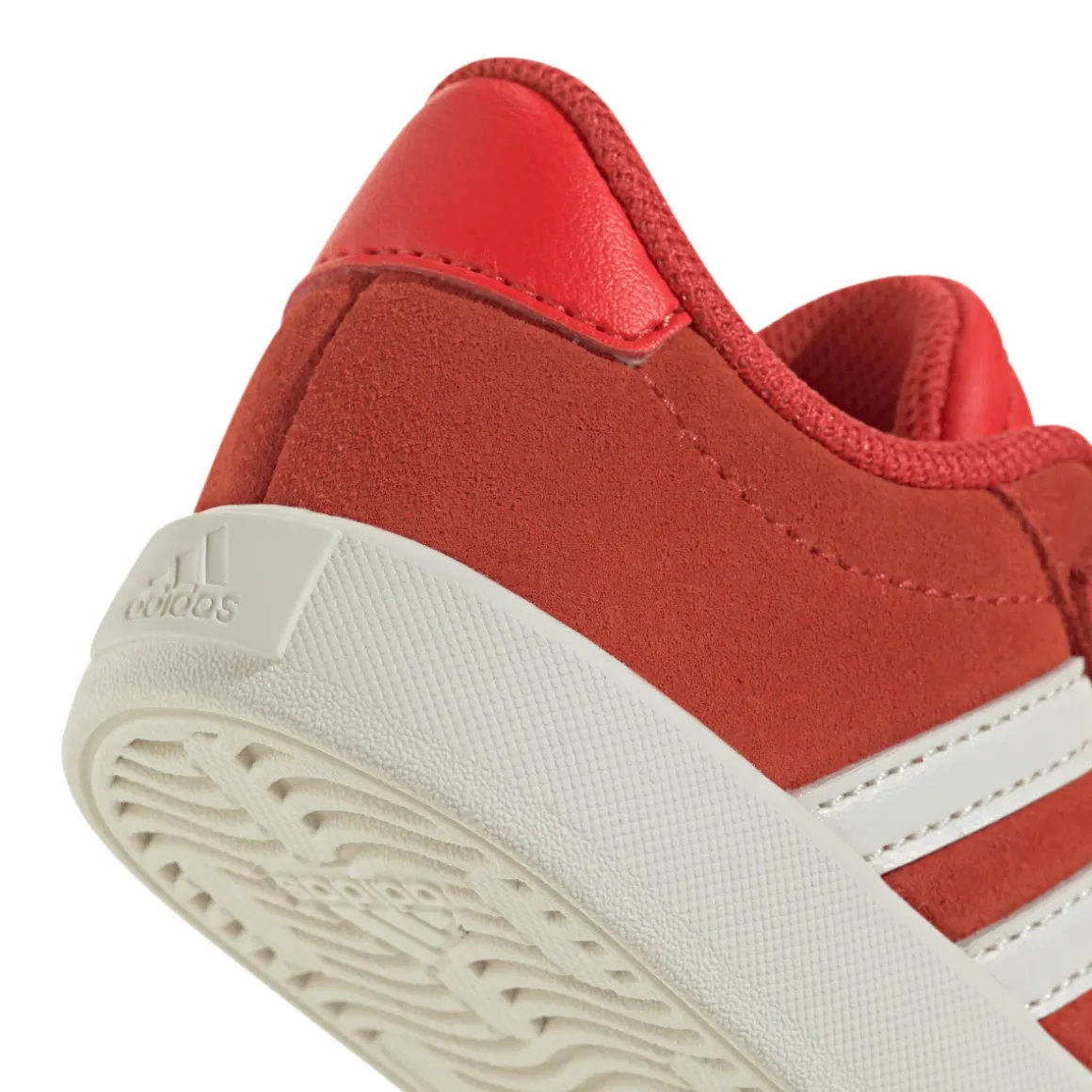 Sneakers rosse da bambino e bambina con logo adidas VL Court 3.0