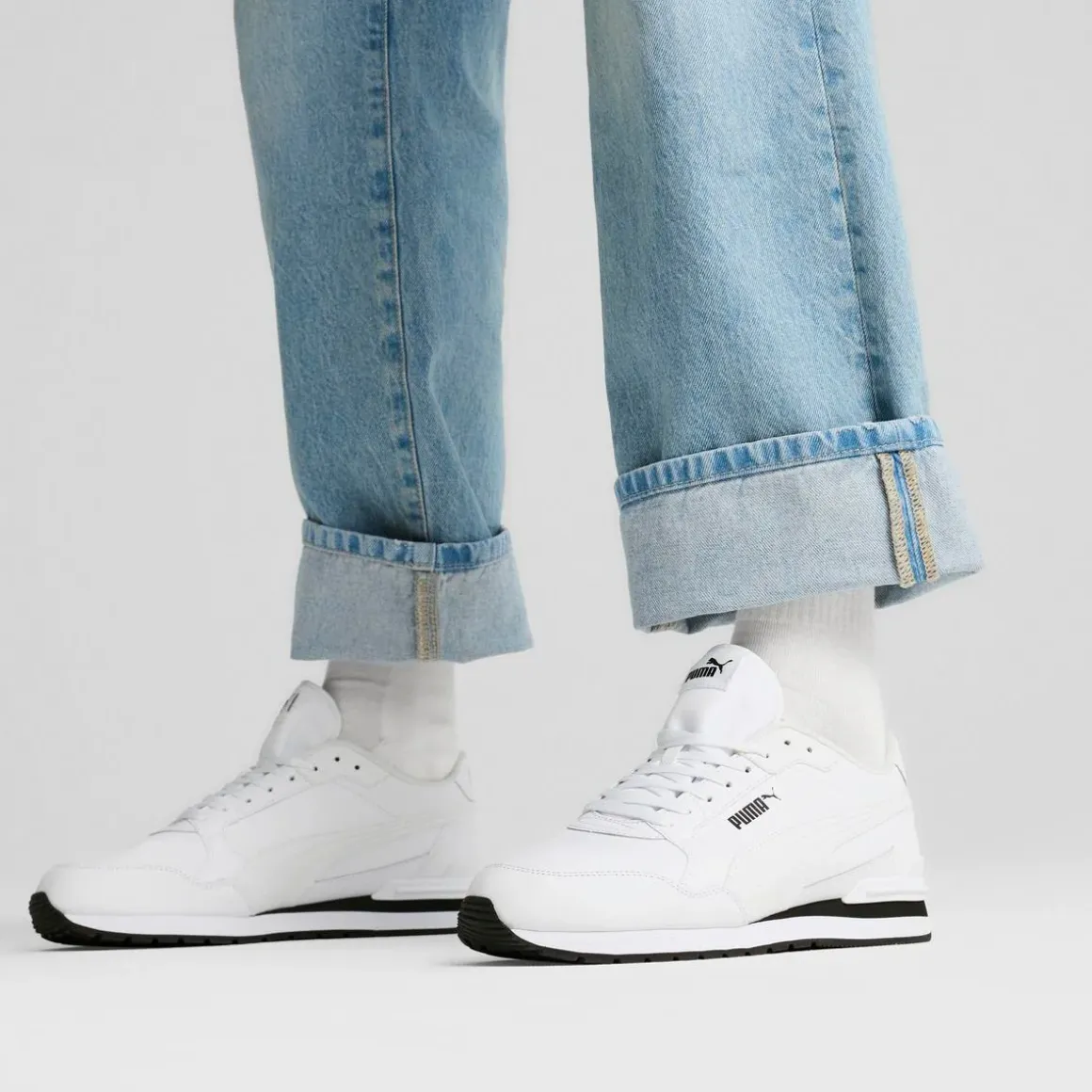 Sneakers sportive da Uomo bianche con soletta Softfoam Puma Runner v4