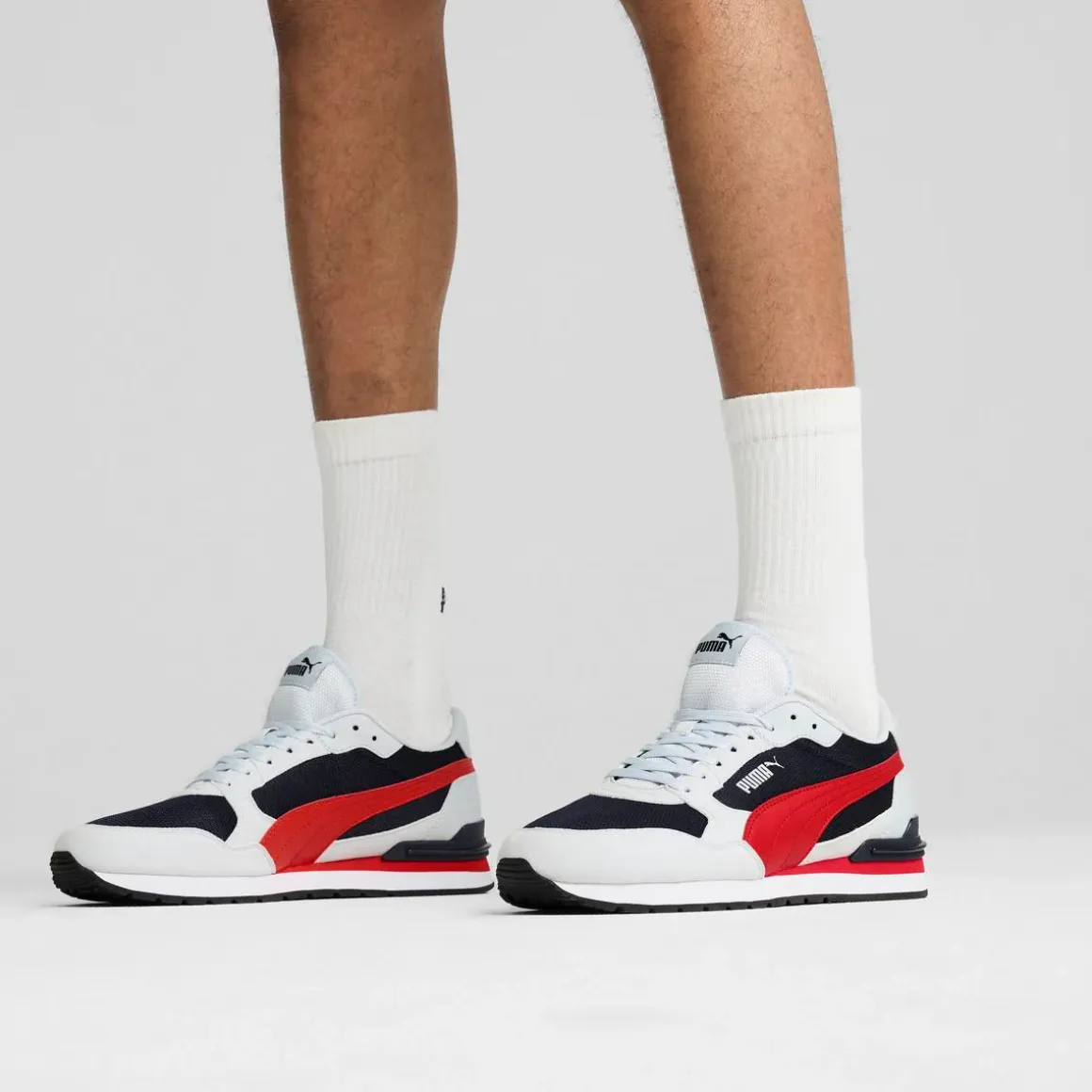 Sneakers sportive Uomo bianche con inserti in tela Puma ST Runner v4